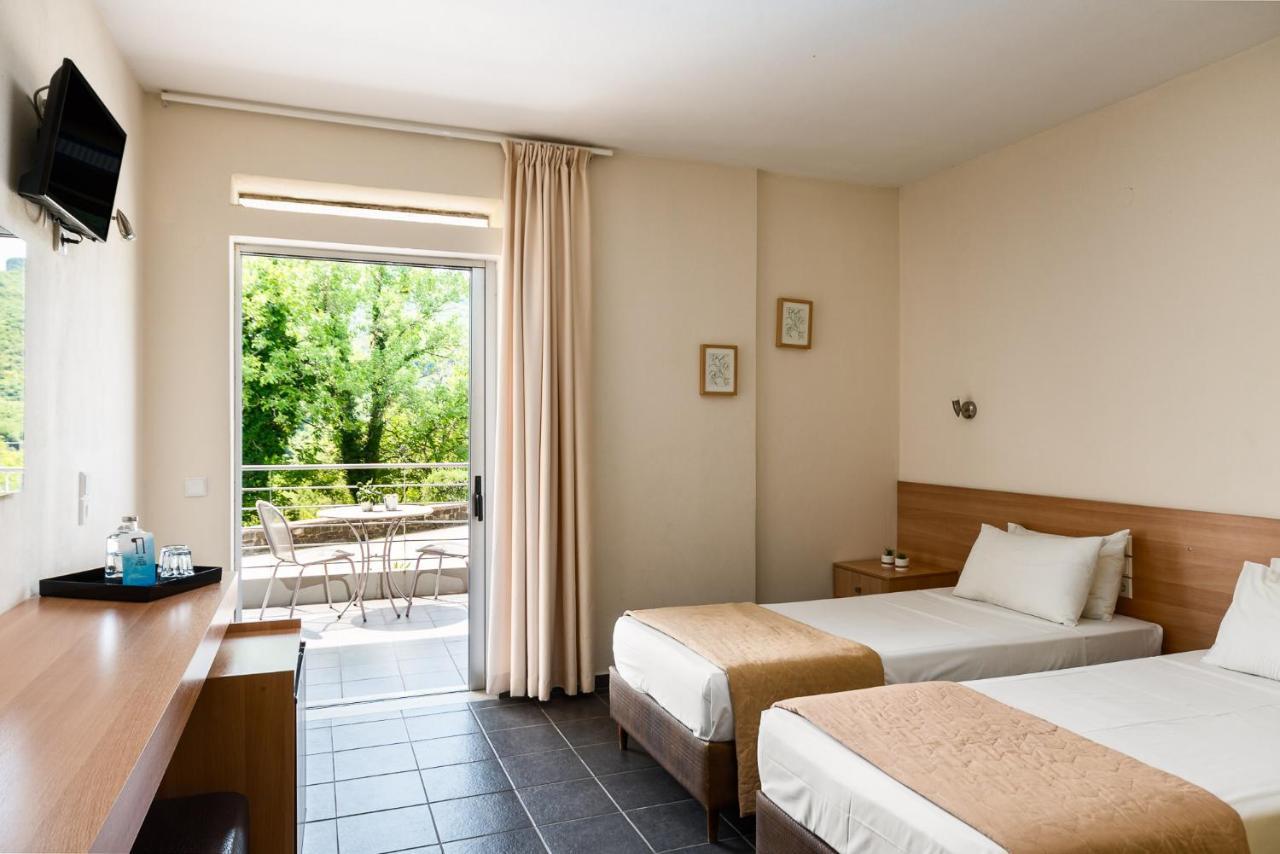 Gefiri Plakas Hotel, Tzoumerka 外观 照片