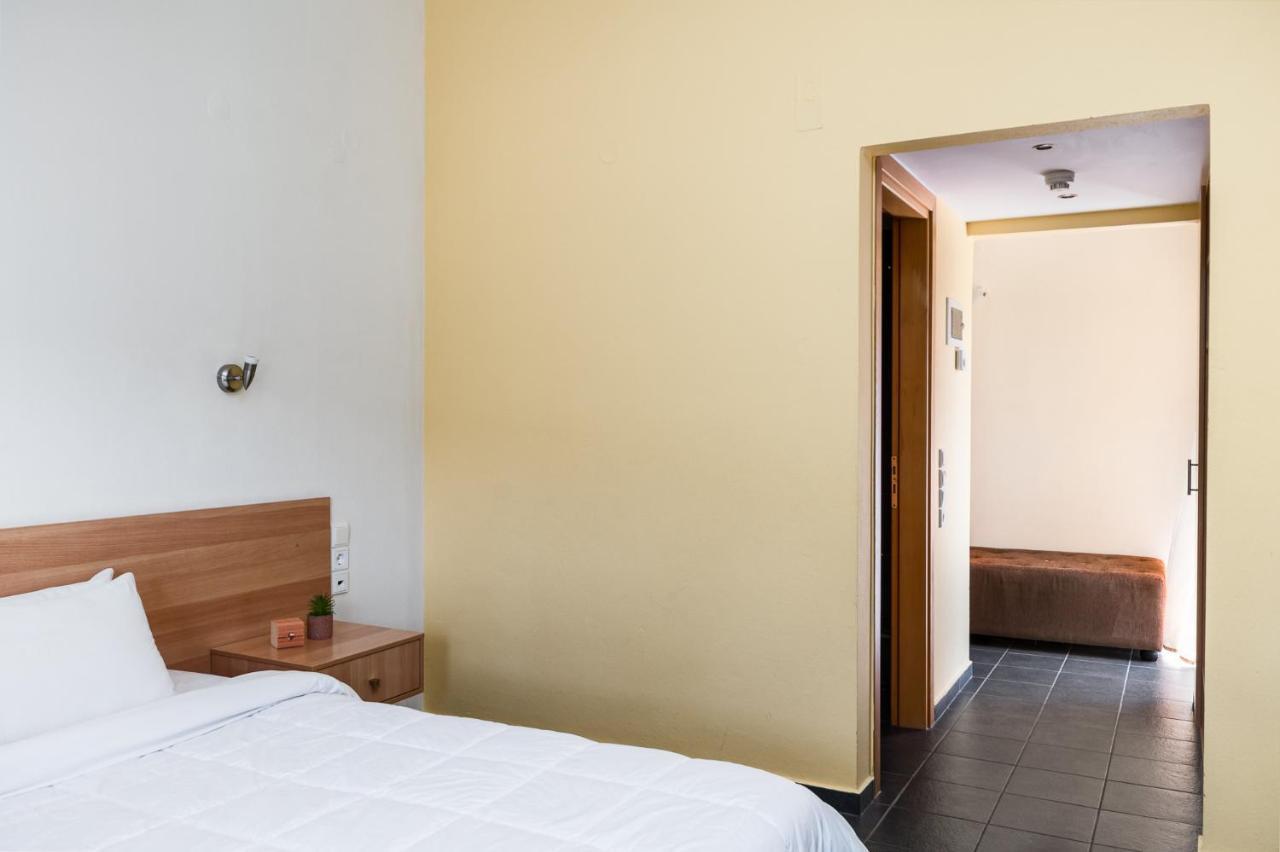 Gefiri Plakas Hotel, Tzoumerka 外观 照片