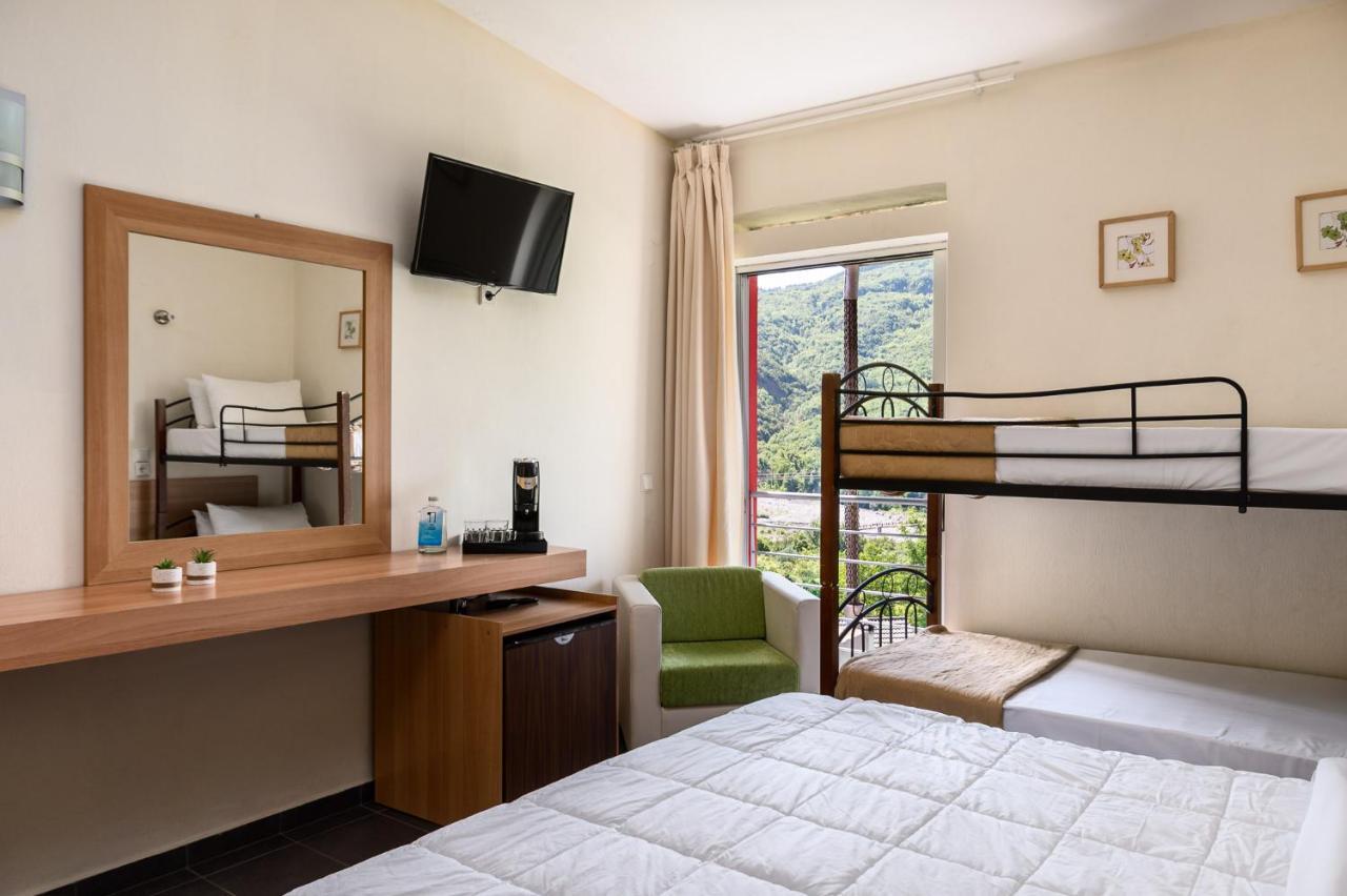 Gefiri Plakas Hotel, Tzoumerka 外观 照片