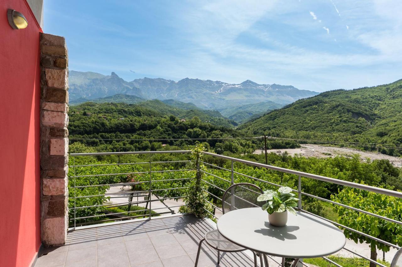 Gefiri Plakas Hotel, Tzoumerka 外观 照片