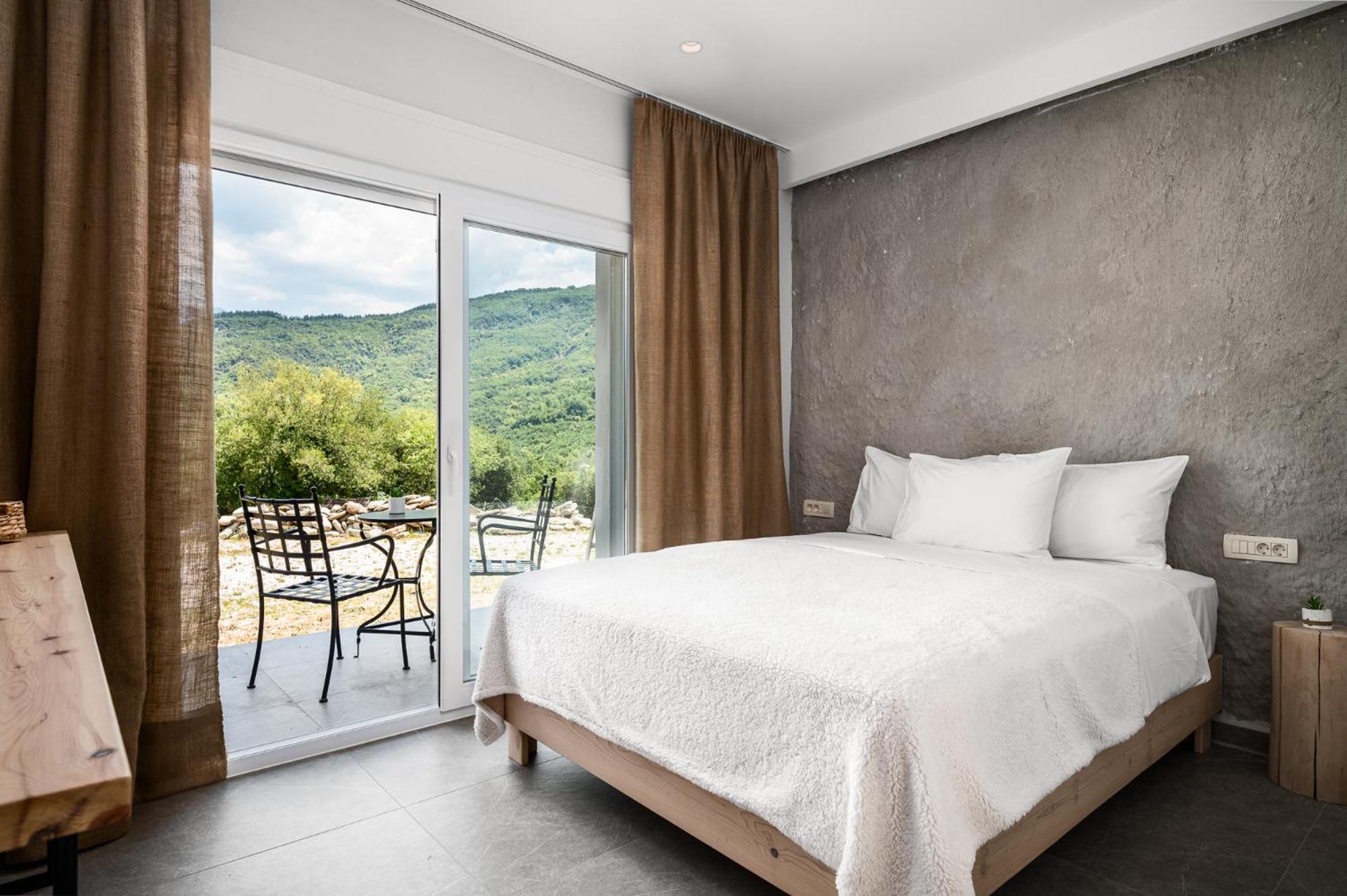 Gefiri Plakas Hotel, Tzoumerka 外观 照片